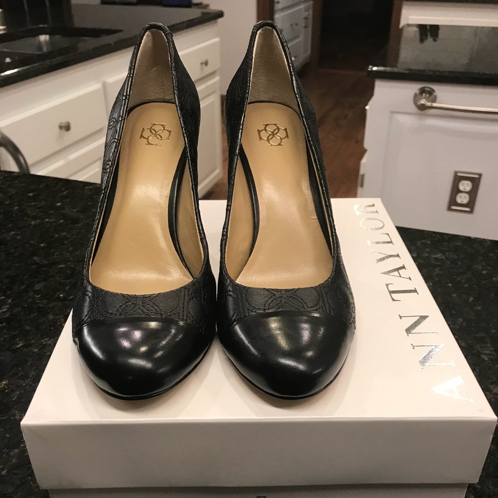 NWT & Box Black Leather High Heels Pumps Sz 6.5